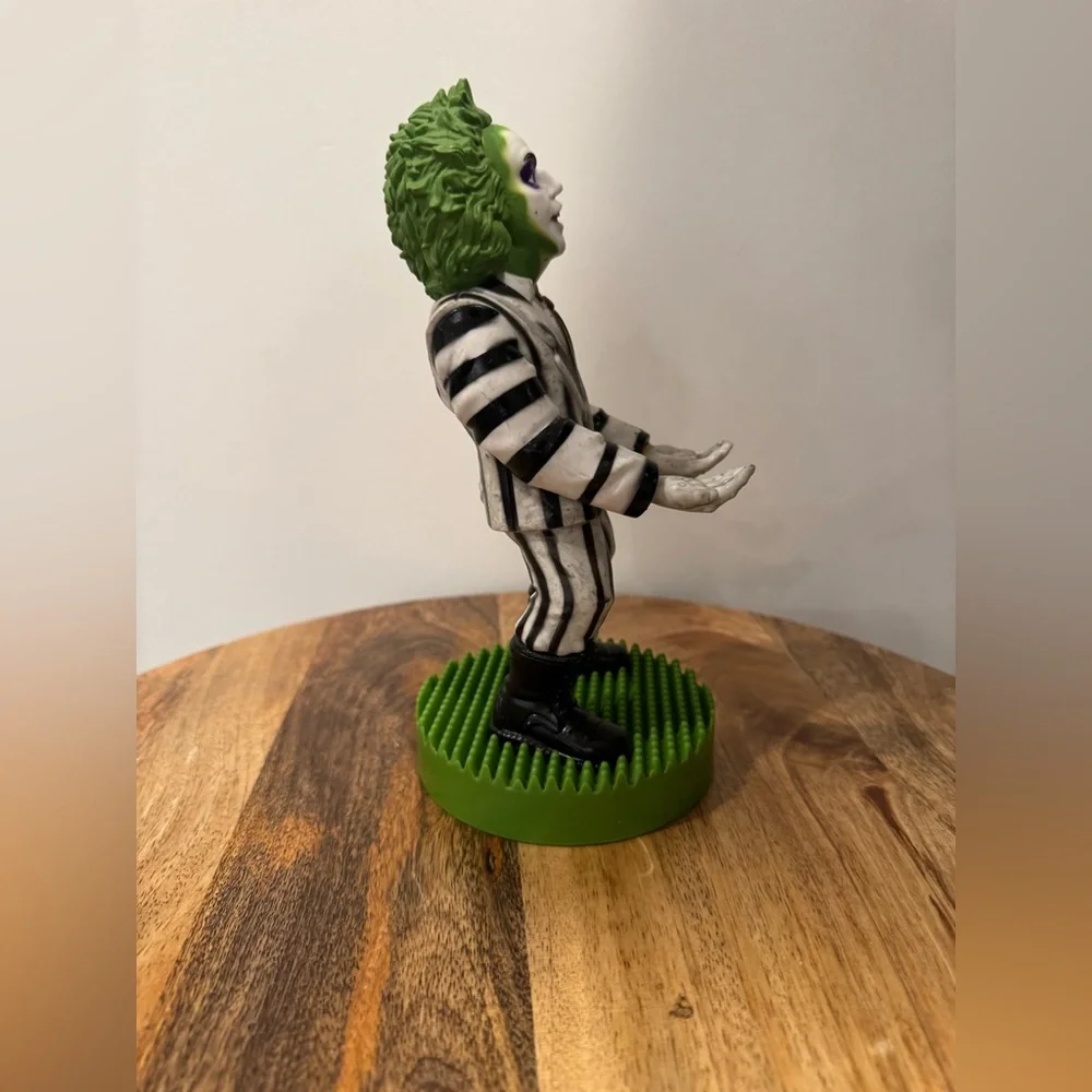 Beetlejuice PS3 PS4 PS5 XBOX NES TV Controller Stand Mobile Smart Phone Holder